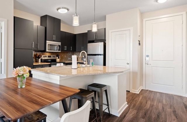 Dallas | Upscale 2BD/2BA Downtown Apartment
