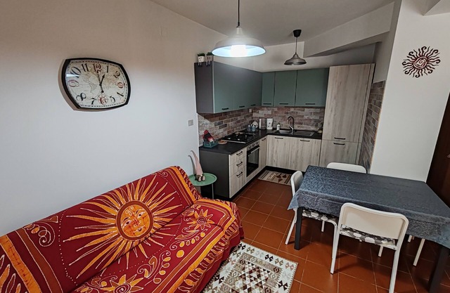 Mountain house with fireplace and garden. Close to downtown. Ideal for families.