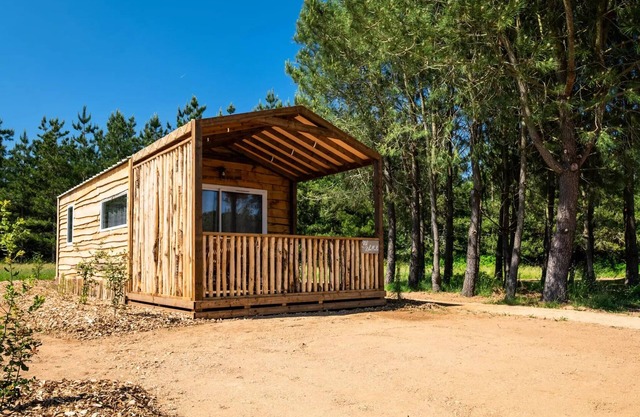 Damona Lodges *** - Lodge Ethnique 1 chambre + canapé convertible séjour 4 personnes