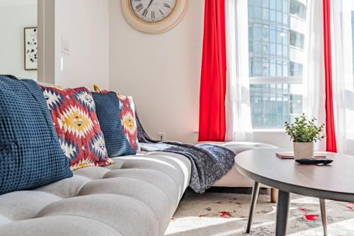 Dan Leckie Apartments