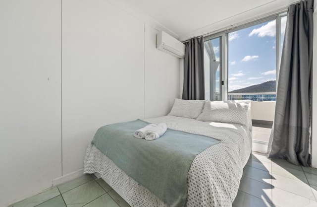 Dana-Private Room in a shared duplex Apartment -1