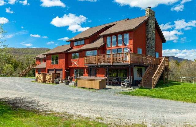 Dancing Horse Farm - Ski Lodge y Horse Farm 3 millas de la montaña Windham