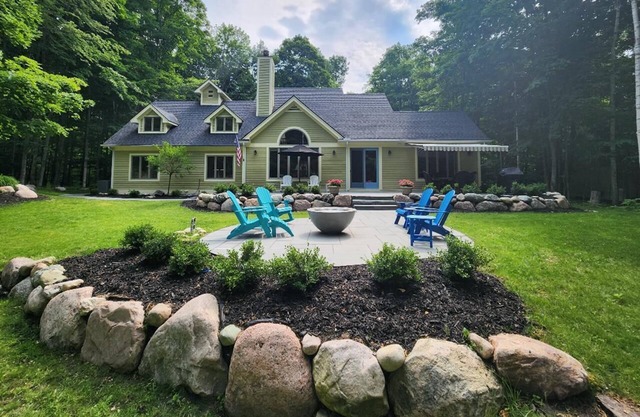 Dancing Moose – Spectacular fairway views & NEW tiered outdoor patios