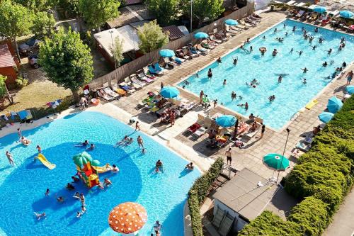 Dante Mobile Homes in Camping Classe Village