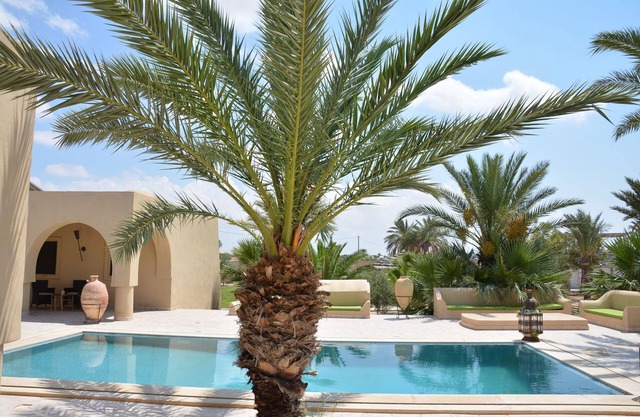 Dar Almassa is a Riad Paradisiac with its swimming pool and 60m² suites.