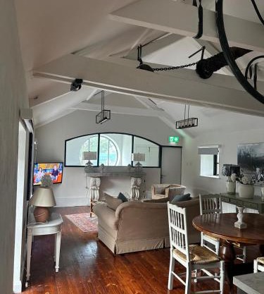 Darcy Magee Apartment No2