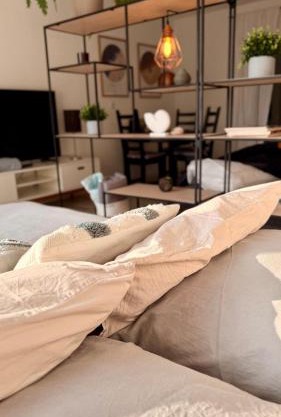 'Das kleine Feine' - Ruhige, helle Ferienwohnung mit Parkplatz und Balkon