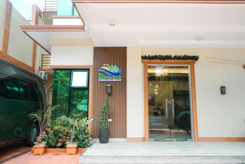 Datahan Bayhaus Inn