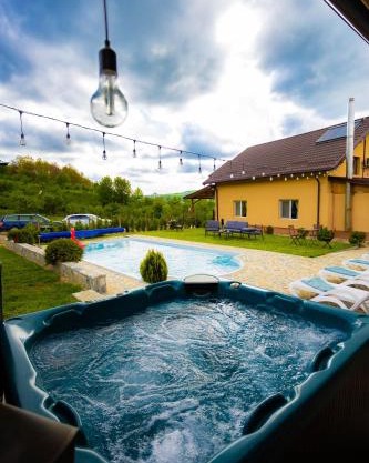 David House Piscina incalzita si jacuzzi