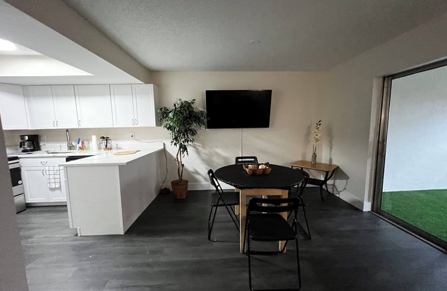Davie Gem, Mins away from Beach & Airport