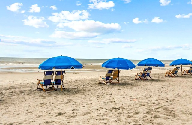 Davis Dunes 2BR Beachfront on Shore Drive w/ Stunning Views, Pools & Golf!