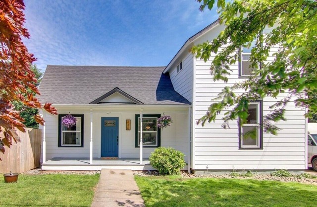 Davis Street Farmhouse
