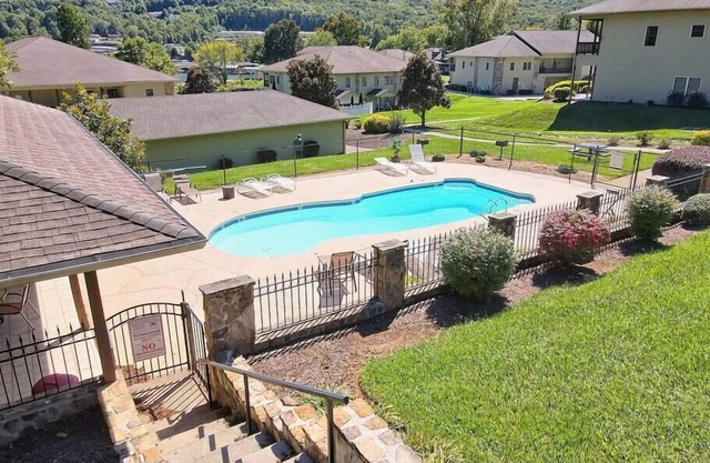Day Dreamer - by Chatuge Home Concierge Lake & Mountain Views Condo W/ Pool