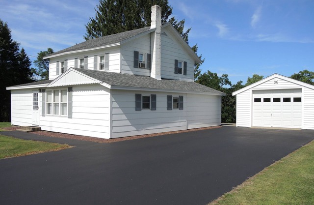 Day House Close to Cooperstown and CDP, pristine clean