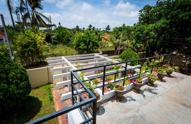 Dayanithi Guest House