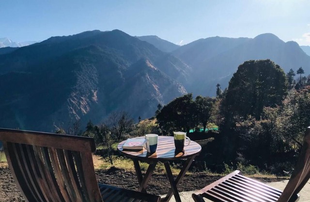Dayara Yoga hut - Happiness for all !