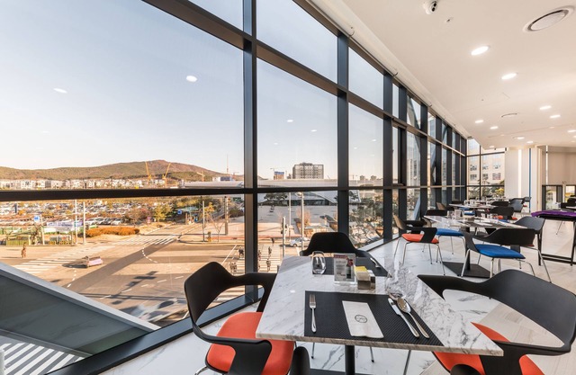 Days Hotel & Suites by Wyndham Incheon Airport