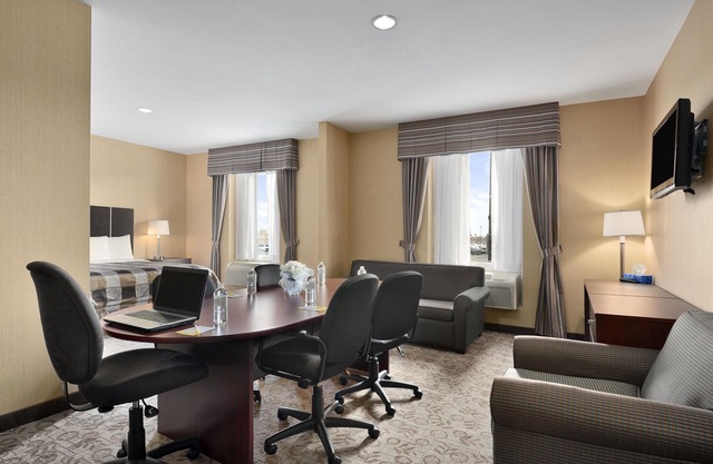 Days Inn by Wyndham Brampton