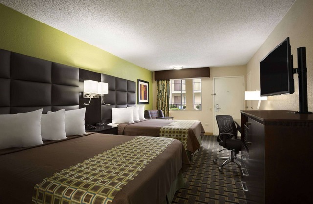 Days Inn by Wyndham Dallas Irving