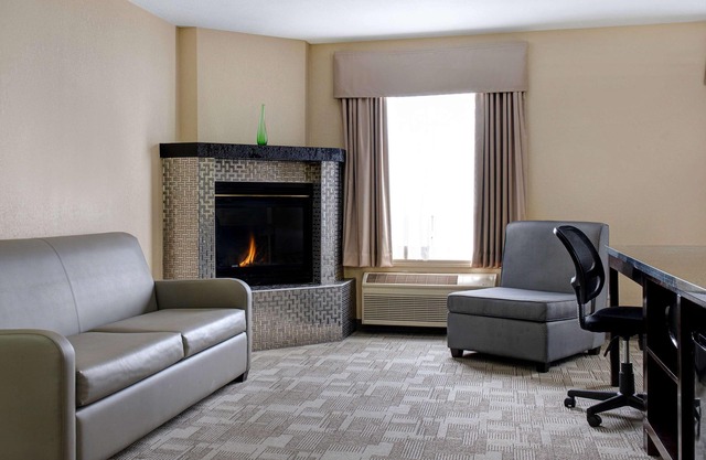 Days Inn by Wyndham Medicine Hat