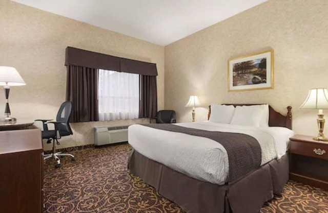 Days Inn by Wyndham Toronto East Lakeview