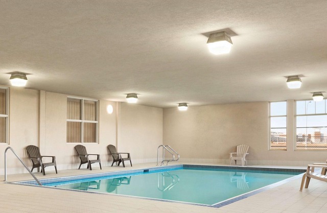 Days Inn & Suites by Wyndham Edmonton Airport