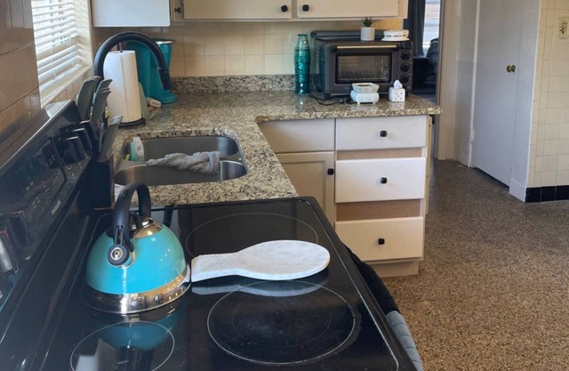 Daytona Beach Rental w/ Full Kitchen