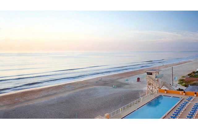 Daytona- BIKE WEEK Estacionamiento subterráneo- Oceanfront Studio-