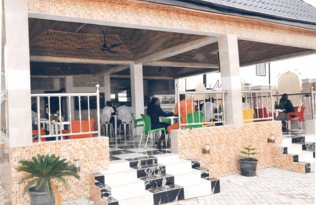 De George's Grand Resort