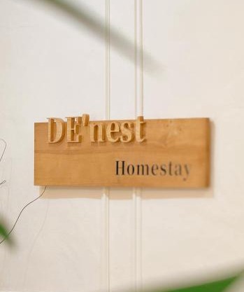 De'nest House