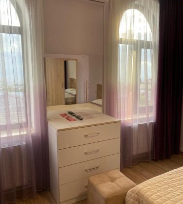 DECCA Hotel