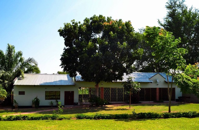 Decha Guest Lodge