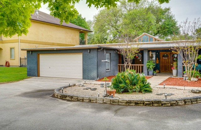 ¡NUEVO! Guadalupe Riverfront House w / Private Dock!