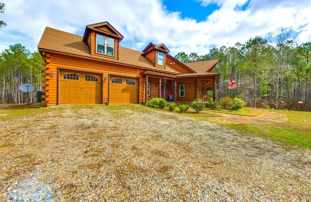 Deck, Smoker and Yard Peaceful Gem in Pine Mountain