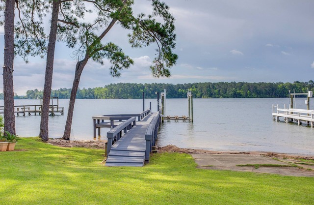 Deck & Views: Lake Murray Escape in Chapin!