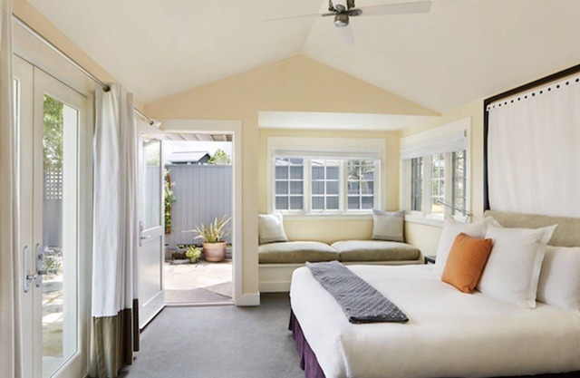 Decorative 3 BR Home w/ Free WiFi, Pool Access, Parking & Grill Access