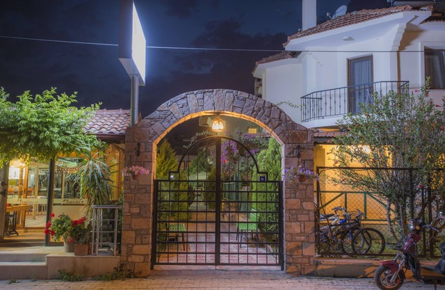 Dedeminn Garden Hotel