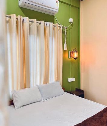 Dee Bohemian Stay