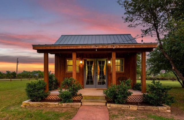 Deerfield Countryside Cabin #5