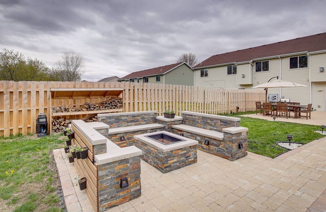 Deerfield Home Rental w/ Fire Pit & Hot Tub!