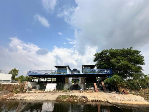 Deja Blu The River View Resort