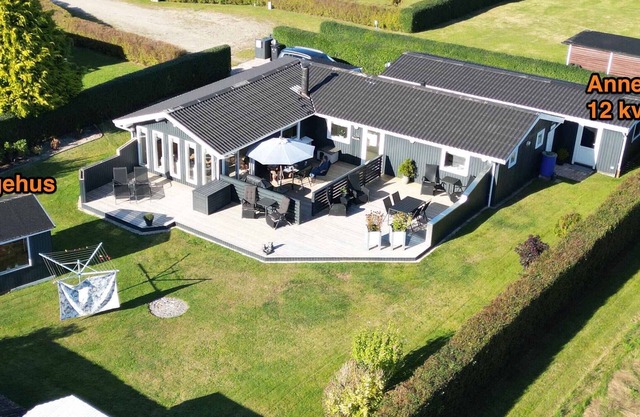 Dejligt sommerhus på Bogø