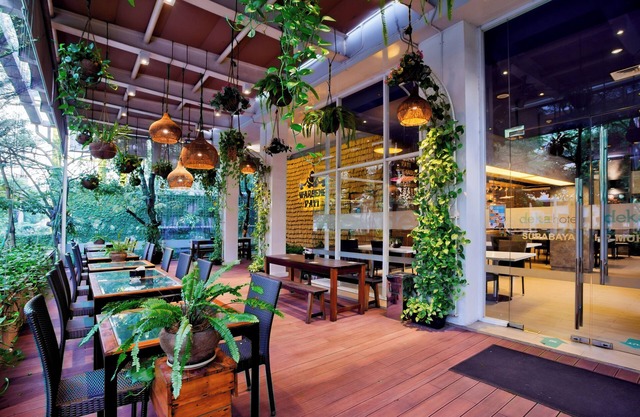 Deka Hotel Surabaya HR Muhammad