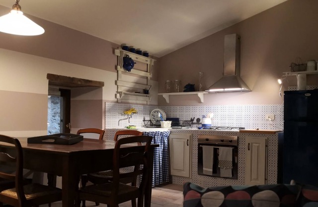 Delightful two-room apartment in the historic center of a charming Garfagnana village.
