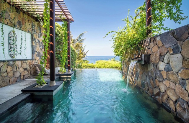 Delight One-Bedroom Villa with Private Pool and Garden