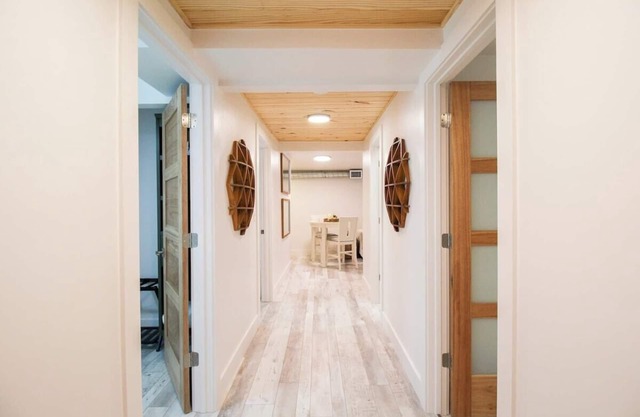 Delightful 2BR Downtown Sarasota - The White Pearl