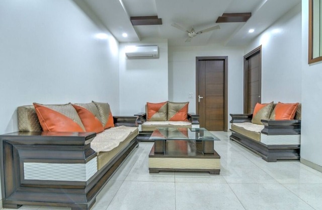 Delightful 3BHK Apartment, Park Facing! Close to Market by HostMyStay