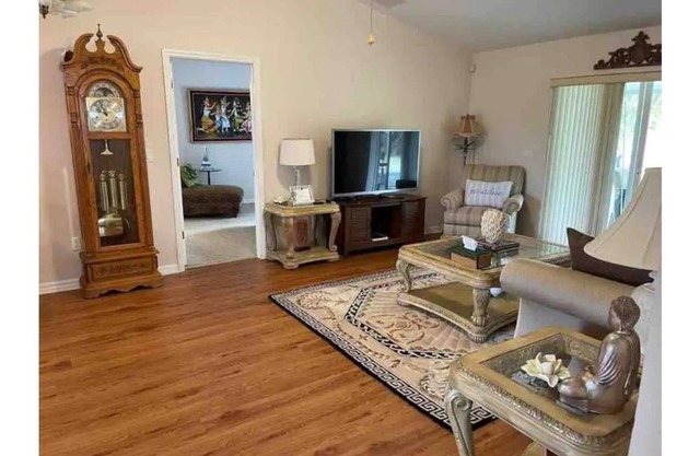 Delightful 3Br Home near Red Beach Lake