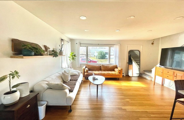 Delightful 4-bedroom house with WiFi in charming Topsham