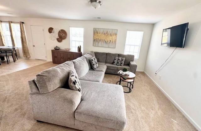 Delightful 4-bedroom house near NC A&T
